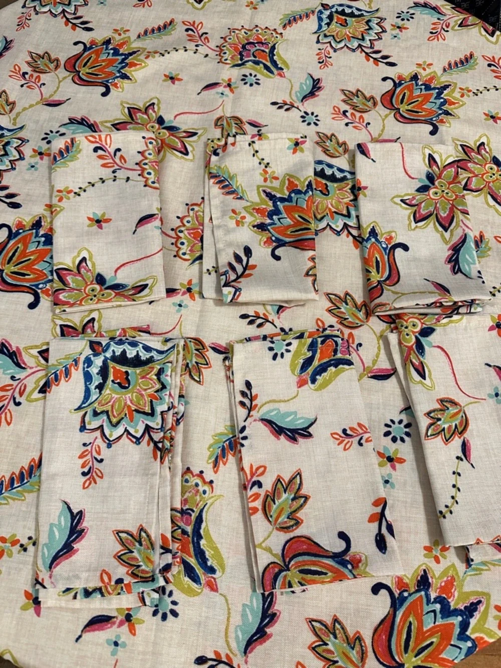 Floral Multicolor Cotton Tablecloth with 6 matching napkins